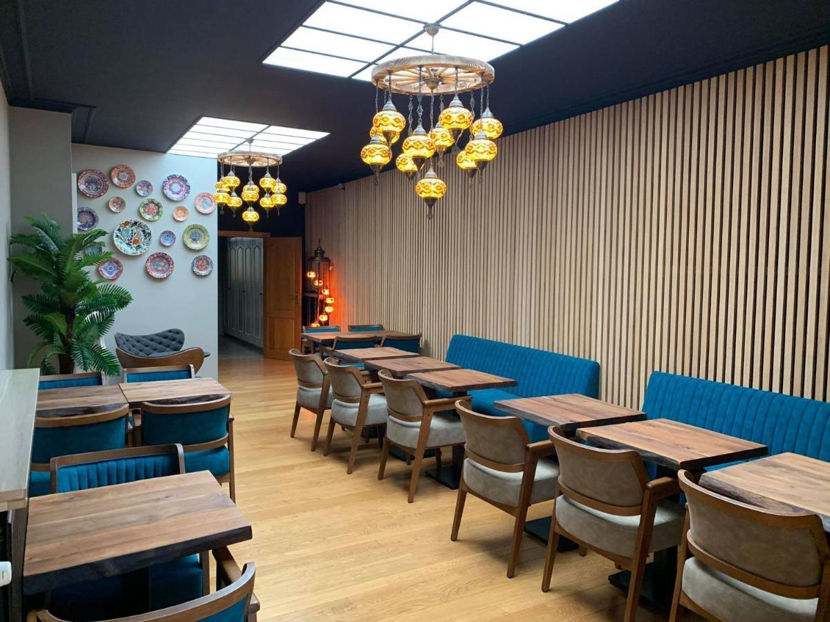 Hotel Guzy لاير المظهر الخارجي الصورة